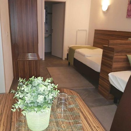 Hotel Garni Goldene Traube Bad Windsheim Eksteriør bilde